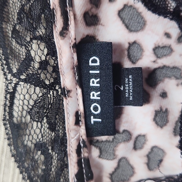 Torrid size 2 night gown - Picture 3 of 3